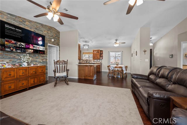 7525 Starlight Way, Julian CA: https://media.crmls.org/medias/d143e116-f23b-4191-8aaa-2efa81a41097.jpg