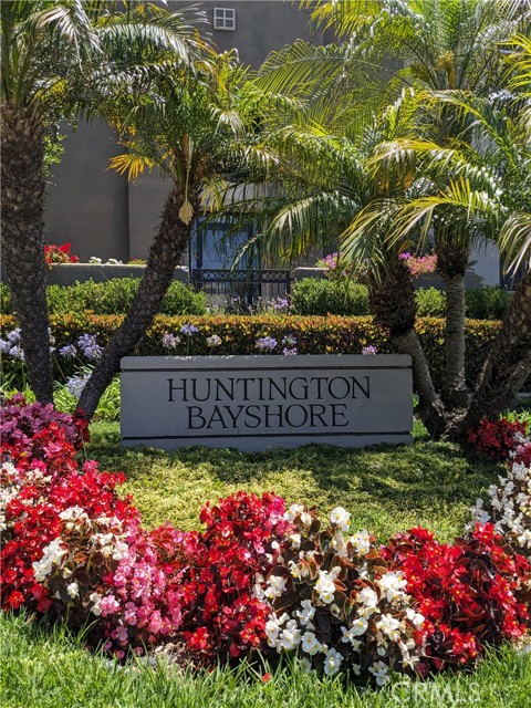 420 Lake Street, Huntington Beach CA: https://media.crmls.org/medias/d144ffab-86c5-4ab6-b64e-a3ee97b15afa.jpg
