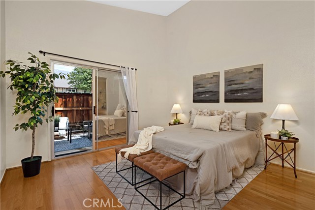 1030 Royal Oaks Drive, Monrovia CA: https://media.crmls.org/medias/d14559e8-05be-4846-b783-457f2177e486.jpg