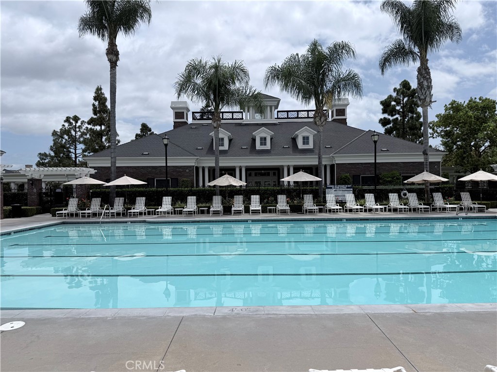 https://media.crmls.org/medias/d145b148-306b-4cac-9457-c159bfeac554.jpg?preset=X-Large