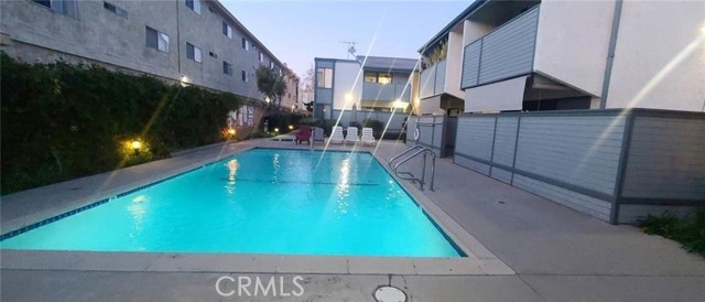 Detail Gallery Image 2 of 10 For 8801 Independence Ave #7,  Canoga Park,  CA 91304 - 1 Beds | 1 Baths