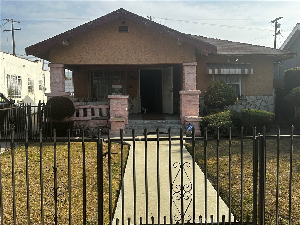 3612 S Gramercy Place