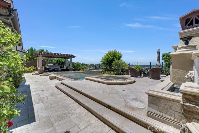 25 Village Way, Irvine CA: https://media.crmls.org/medias/d147c0c7-ab90-4760-a0cf-71773db1956a.jpg