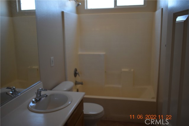 Detail Gallery Image 10 of 22 For 13735 Goldcrest Lane, Corona,  CA 92880 - 5 Beds | 2/1 Baths