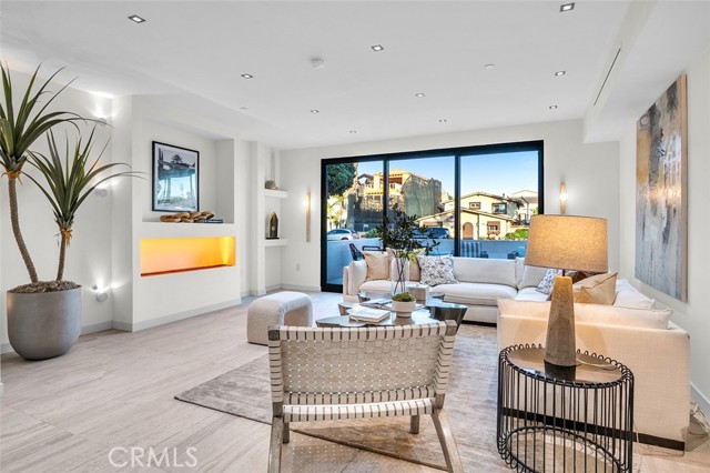 Detail Gallery Image 23 of 68 For 505 17th St, Huntington Beach,  CA 92648 - 3 Beds | 2/1 Baths