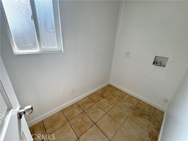 Detail Gallery Image 7 of 21 For 7823 Louise Ave, Northridge,  CA 91325 - 4 Beds | 2 Baths