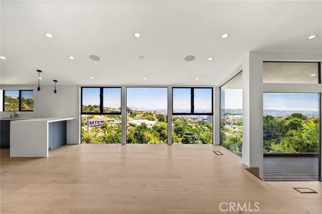 Detail Gallery Image 3 of 35 For 9336 Lloydcrest Dr, Beverly Hills,  CA 90210 - 3 Beds | 2 Baths