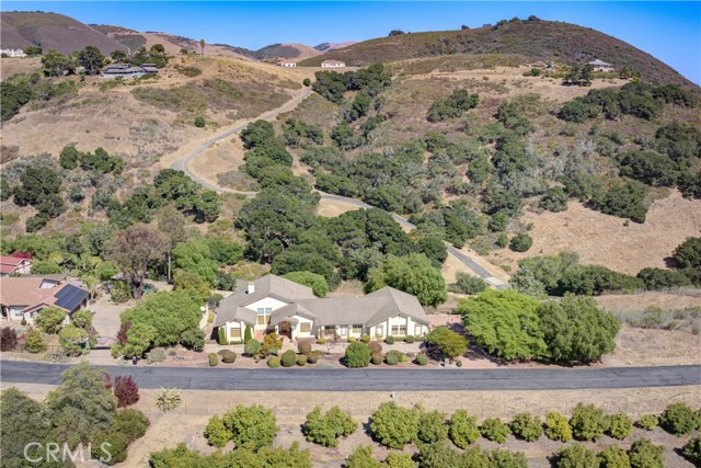 670 Highland Hills Road, Nipomo CA: https://media.crmls.org/medias/d14bbaaf-bdfd-4137-93d0-201d4103c275.jpg