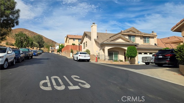 Detail Gallery Image 22 of 26 For 11852 N Birch Grove, Sylmar,  CA 91342 - 5 Beds | 3/1 Baths