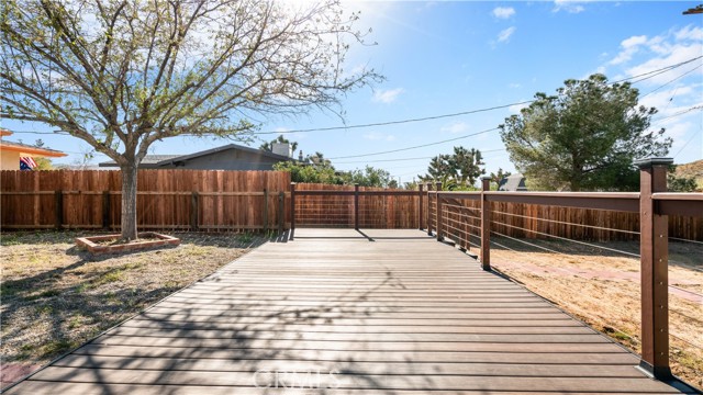 57966 El Dorado Drive, Yucca Valley CA: https://media.crmls.org/medias/d14cc858-b9b9-43d0-af25-1eb775fb1b08.jpg