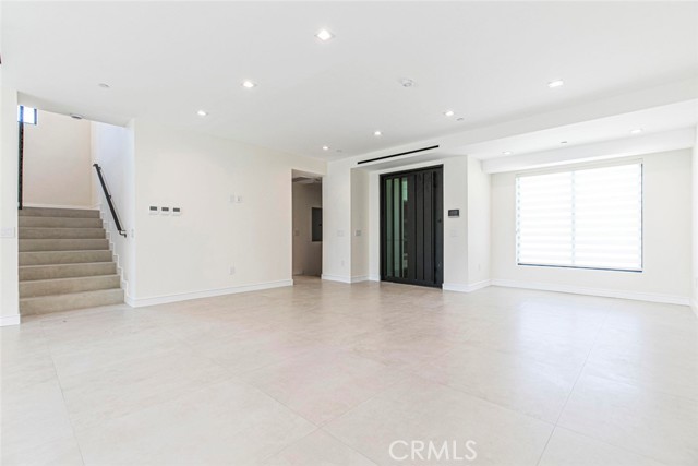 6426 Varna Avenue, Van Nuys CA: https://media.crmls.org/medias/d14e3353-4bf2-47d7-8a11-ea5381fb5004.jpg