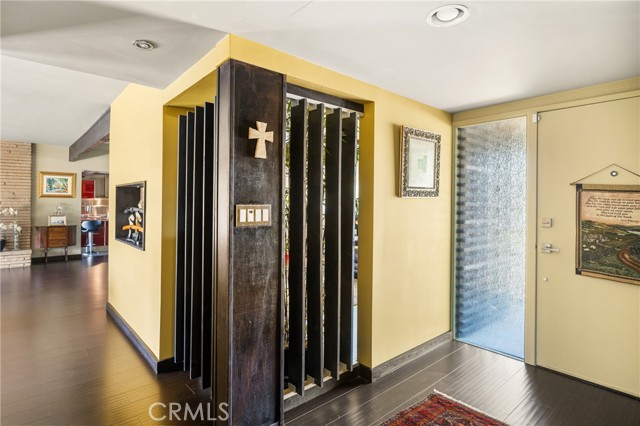 1006 W Pioneer Drive, Anaheim CA: https://media.crmls.org/medias/d14e525d-1039-4fe2-82e9-1bf8dbb43eaf.jpg