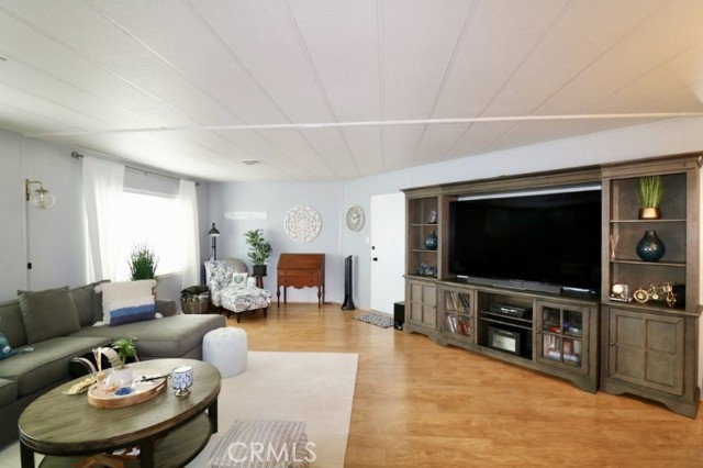 Detail Gallery Image 11 of 36 For 14044 Lake Glen Dr #38,  La Mirada,  CA 90638 - 2 Beds | 2 Baths