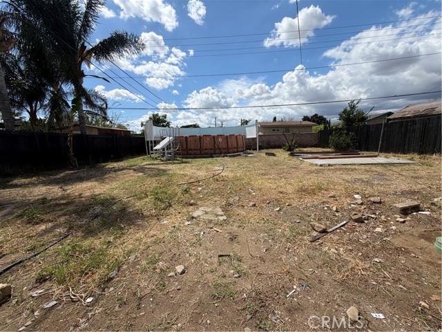 9078 Hemlock, Fontana CA: https://media.crmls.org/medias/d14f0f3a-6906-4086-a989-8b57c1f0bcd7.jpg