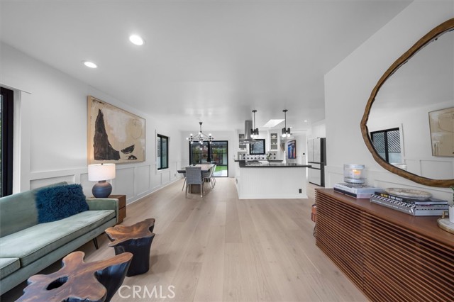 1012 10th Street, Manhattan Beach CA: https://media.crmls.org/medias/d1506841-2e52-403e-bea5-134d48b34733.jpg
