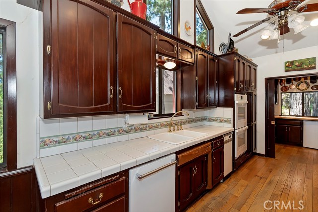 Detail Gallery Image 17 of 56 For 701 Zurich Dr, Lake Arrowhead,  CA 92352 - 3 Beds | 3 Baths