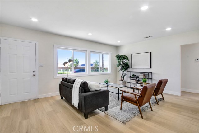 Detail Gallery Image 7 of 21 For 6236 Downey St, Jurupa Valley,  CA 92509 - 3 Beds | 1 Baths