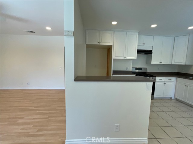 2641 Santa Ana Avenue, Costa Mesa CA: https://media.crmls.org/medias/d1523872-87b3-49c7-a943-516615b85d94.jpg