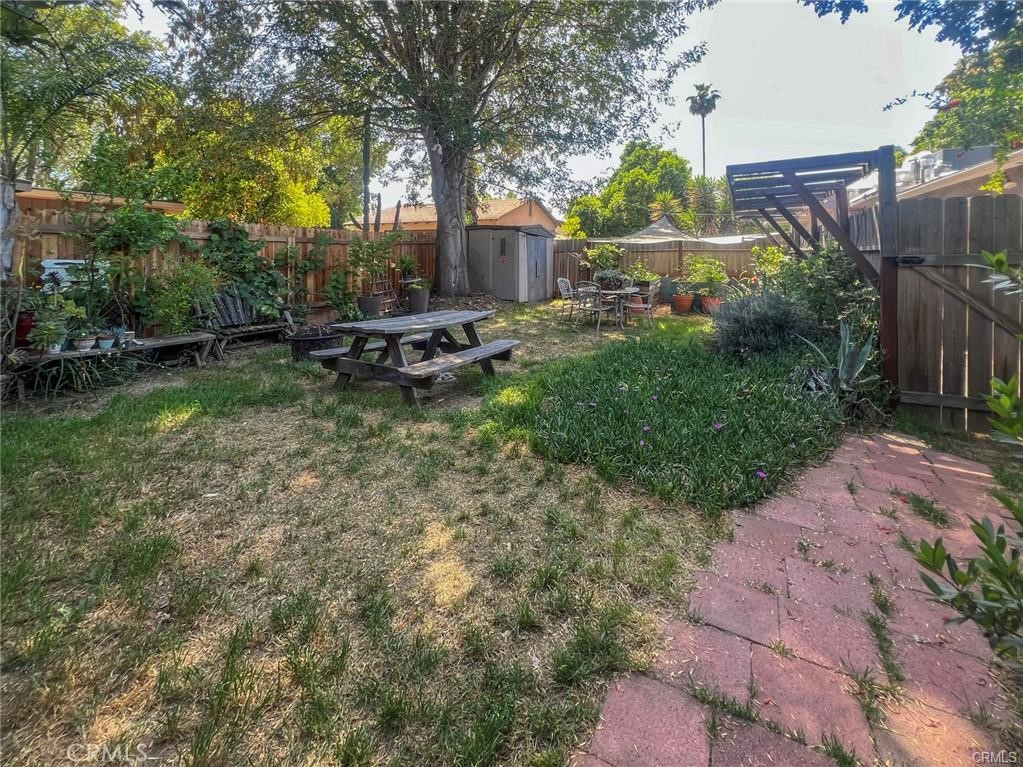 https://media.crmls.org/medias/d152728d-e77f-4c08-939b-e3ca43969d26.jpg?preset=X-Large
