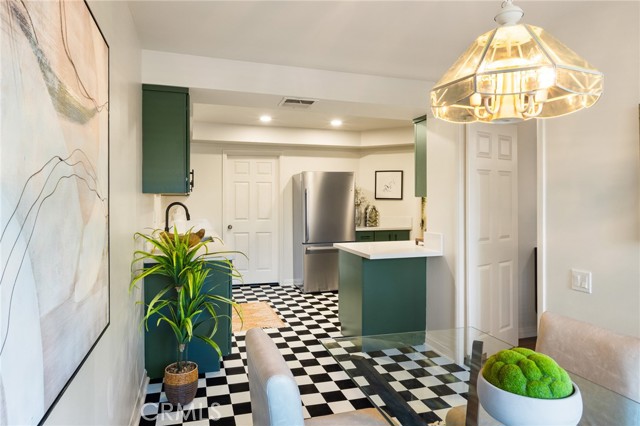 Detail Gallery Image 2 of 39 For 534 S Oak Knoll Ave #103,  Pasadena,  CA 91101 - 2 Beds | 2 Baths