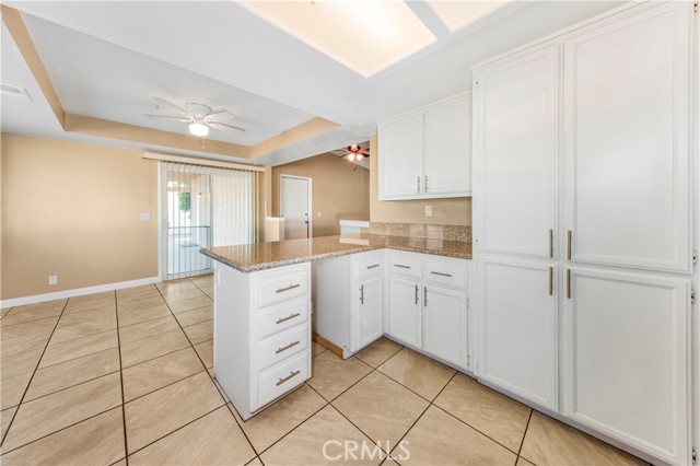 14317 Jicarilla Road, Apple Valley CA: https://media.crmls.org/medias/d152f32e-ed0c-48e8-ba0a-a7eb3a8bc023.jpg