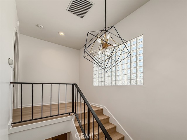 Detail Gallery Image 36 of 67 For 4575 De Celis Pl, Encino,  CA 91436 - 4 Beds | 3 Baths