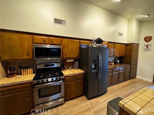 Detail Gallery Image 5 of 18 For 7812 Cibola Dr, Bakersfield,  CA 93309 - 3 Beds | 2 Baths