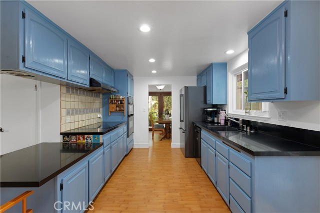 Detail Gallery Image 10 of 36 For 1956 Flamingo Dr, Costa Mesa,  CA 92626 - 4 Beds | 3 Baths