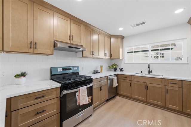 Detail Gallery Image 13 of 45 For 2614 W 111th, Inglewood,  CA 90303 - 5 Beds | 3 Baths