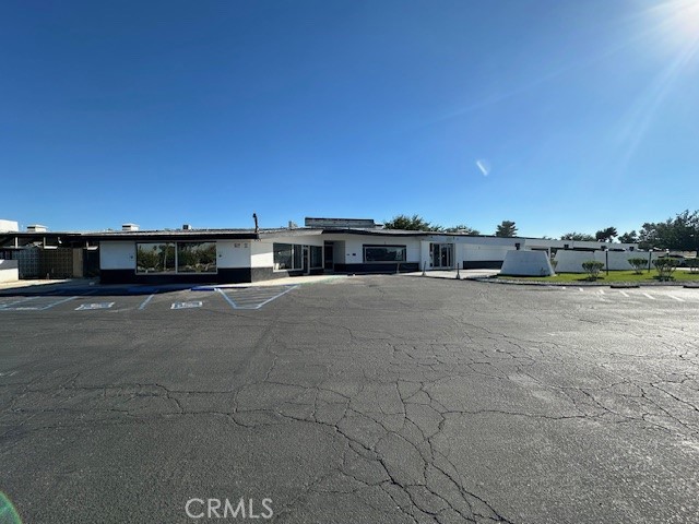 14173 Green Tree Boulevard, Victorville, California 92395, ,Commercial Lease,For Rent,14173 Green Tree Boulevard,CRHD24180854