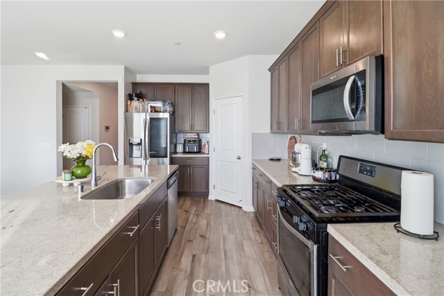 Detail Gallery Image 8 of 38 For 15587 Crusader Dr, Moreno Valley,  CA 92551 - 4 Beds | 3 Baths