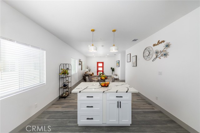 7972 Cortez Street, Highland CA: https://media.crmls.org/medias/d1579551-f9c2-4434-a024-822c96e70893.jpg