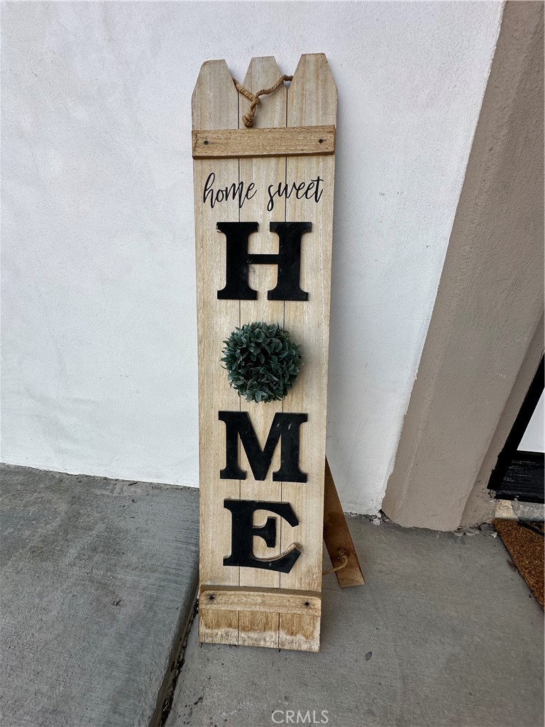 https://media.crmls.org/medias/d15833a1-a0d9-4bef-93c1-f0354425a62e.jpg?preset=X-Large