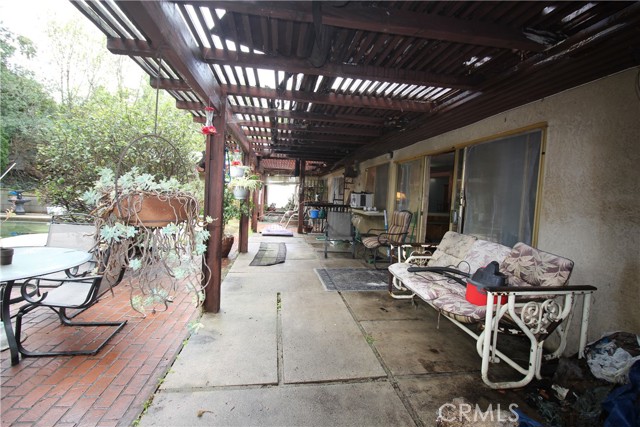 186 West Sidlee Street photo 4
