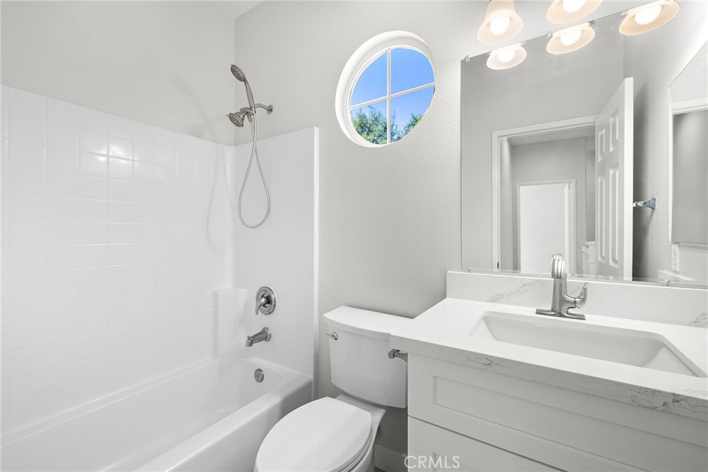 D159652b 7e11 49d9 A74f Ebe197c40202