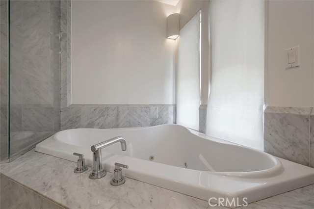 Detail Gallery Image 51 of 66 For 24216 Calvert St, Woodland Hills,  CA 91367 - 5 Beds | 3/1 Baths