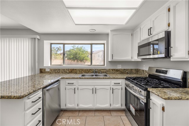 2125 E Oldfield Street, Lancaster CA: https://media.crmls.org/medias/d15a322b-690b-46bc-b583-301a1ebe89f0.jpg