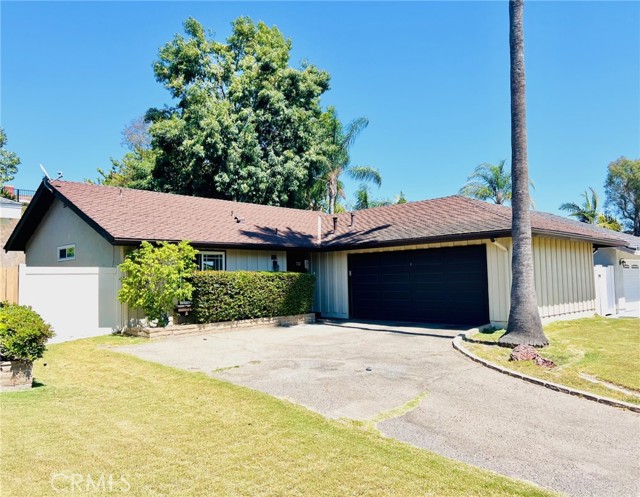 24102 Castilla Lane, Mission Viejo CA: https://media.crmls.org/medias/d15a7a7b-5fe6-43fe-a3de-17dee573622e.jpg