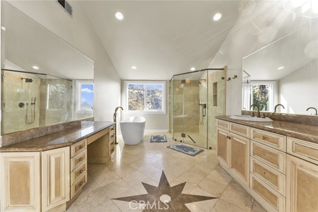 Detail Gallery Image 18 of 32 For 2412 Jupiter, Los Angeles,  CA 90046 - 6 Beds | 5 Baths