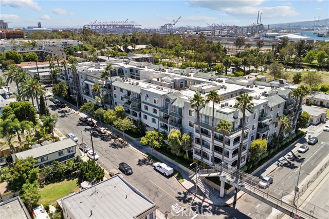 555 Maine Avenue, Long Beach CA: https://media.crmls.org/medias/d15bf1b0-04ef-41ef-97b9-7b9a4df83696.jpg
