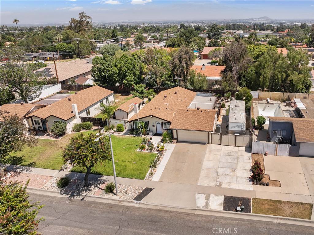 https://media.crmls.org/medias/d15bffca-ba94-46ab-9be8-f78e07da0779.jpg?preset=X-Large