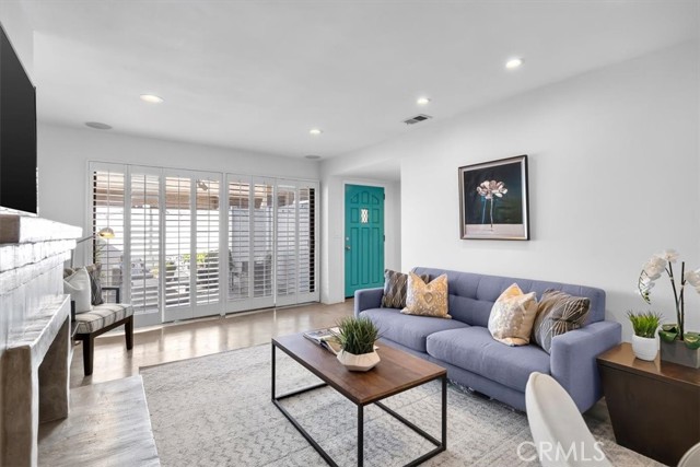1140 Manhattan Beach Boulevard, Manhattan Beach, California 90266, 2 Bedrooms Bedrooms, ,2 BathroomsBathrooms,Residential,Sold,Manhattan Beach,SB23024904
