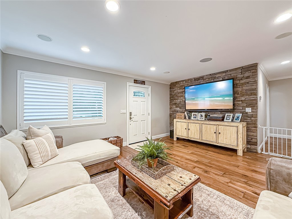 MLS #SR25264941 image #8