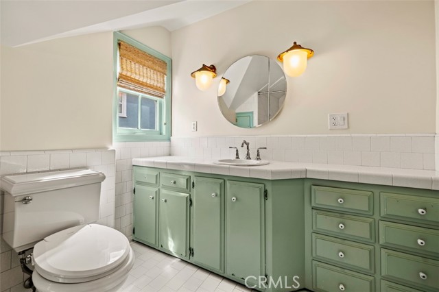 Detail Gallery Image 44 of 59 For 89 Rivo Alto Canal, Long Beach,  CA 90803 - 5 Beds | 3/1 Baths