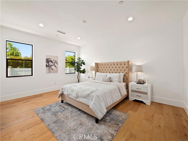 5702 Lubao Avenue, Woodland Hills CA: https://media.crmls.org/medias/d15d9602-ea65-4ced-843e-120b7d5bb5dc.jpg