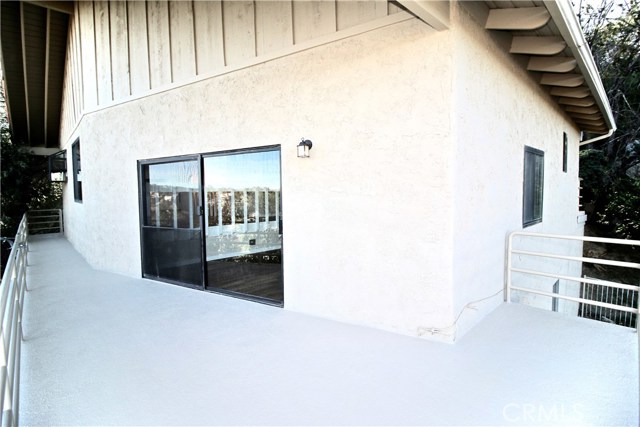 Detail Gallery Image 11 of 28 For 5288 Medina Rd, Woodland Hills,  CA 91364 - 3 Beds | 2/1 Baths