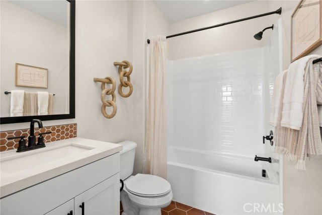 Detail Gallery Image 6 of 15 For 2615 Durfee Ave #I,  El Monte,  CA 91732 - 2 Beds | 2/1 Baths