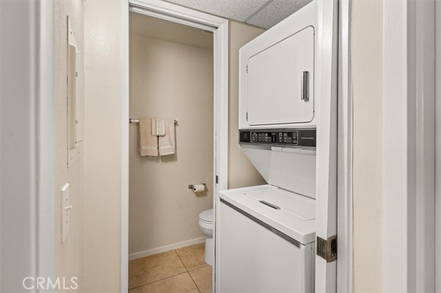 Detail Gallery Image 19 of 34 For 5461 Newcastle Ave #8,  Encino,  CA 91316 - 2 Beds | 2/1 Baths