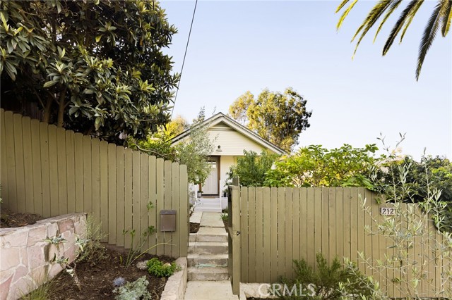 Image 3 for 2128 Cove Ave, Los Angeles, CA 90039