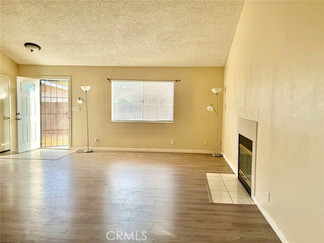 Detail Gallery Image 4 of 17 For 5644 Darien Ct, Riverside,  CA 92505 - 3 Beds | 2 Baths